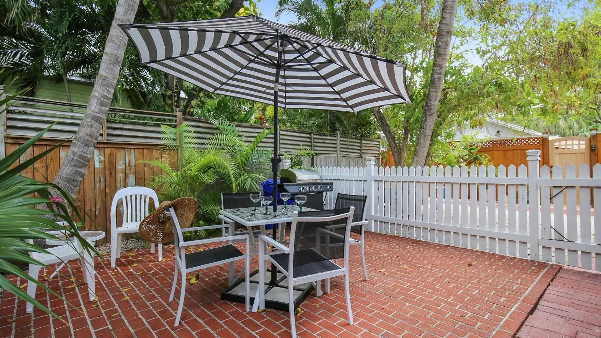 度假居 Land Of Love By Avantstay Pets Allowed Shared Pool Great Location Month Long Stays Only 基韋斯特