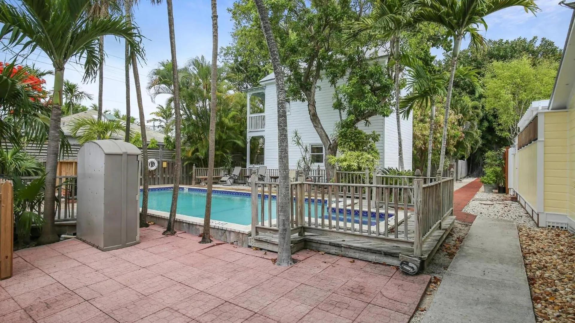 Land Of Love By Avantstay Pets Allowed Shared Pool Great Location Month Long Stays Only 基韋斯特
